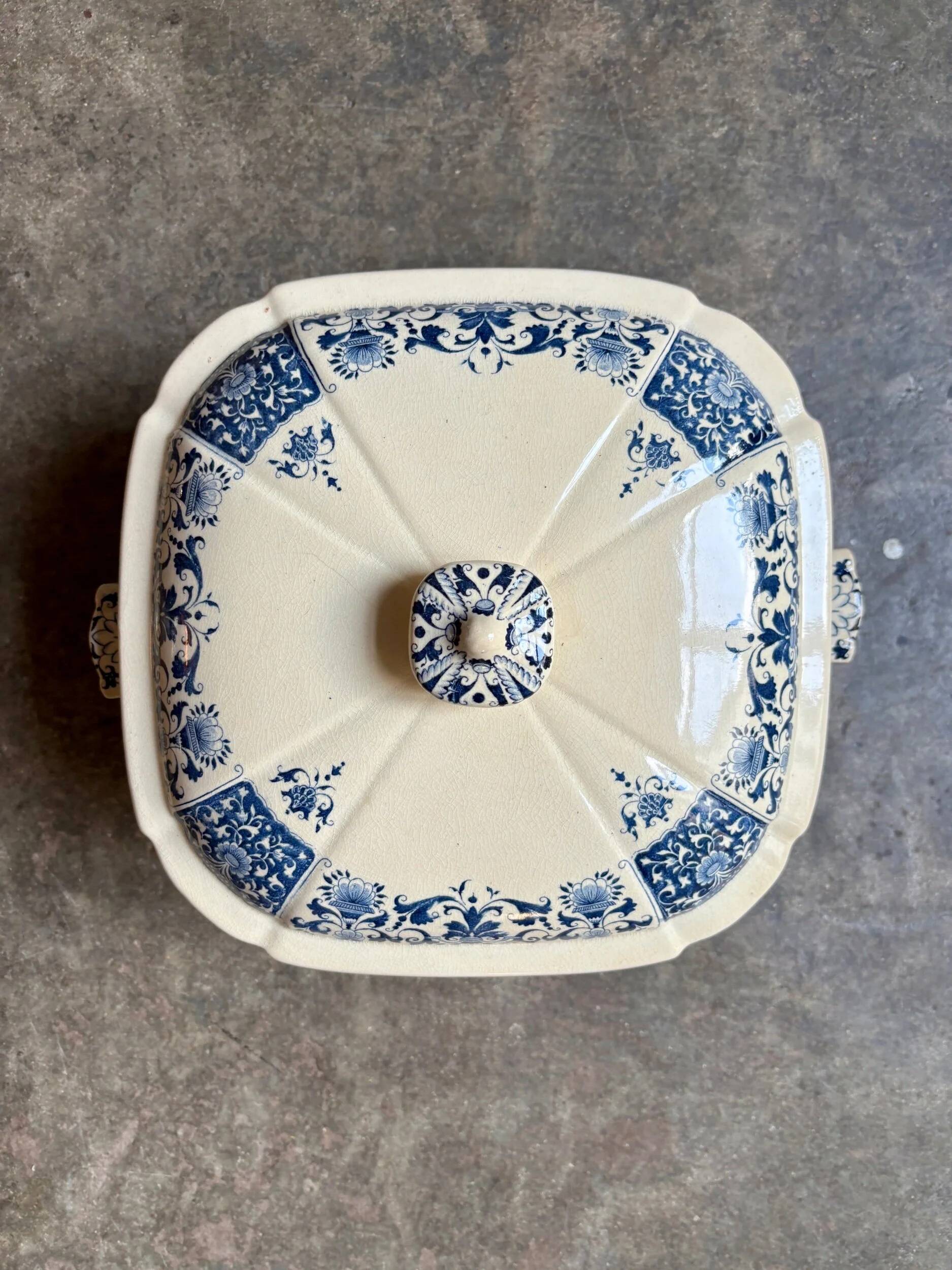 Gien ironstone soup tureen, "Blue Ibis" service.