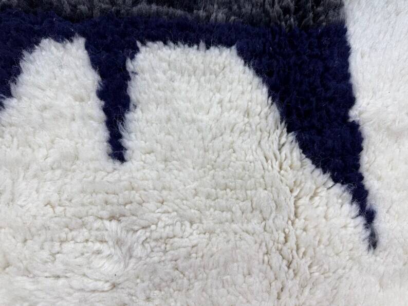 Moroccan Berber rug 250cmx150cm