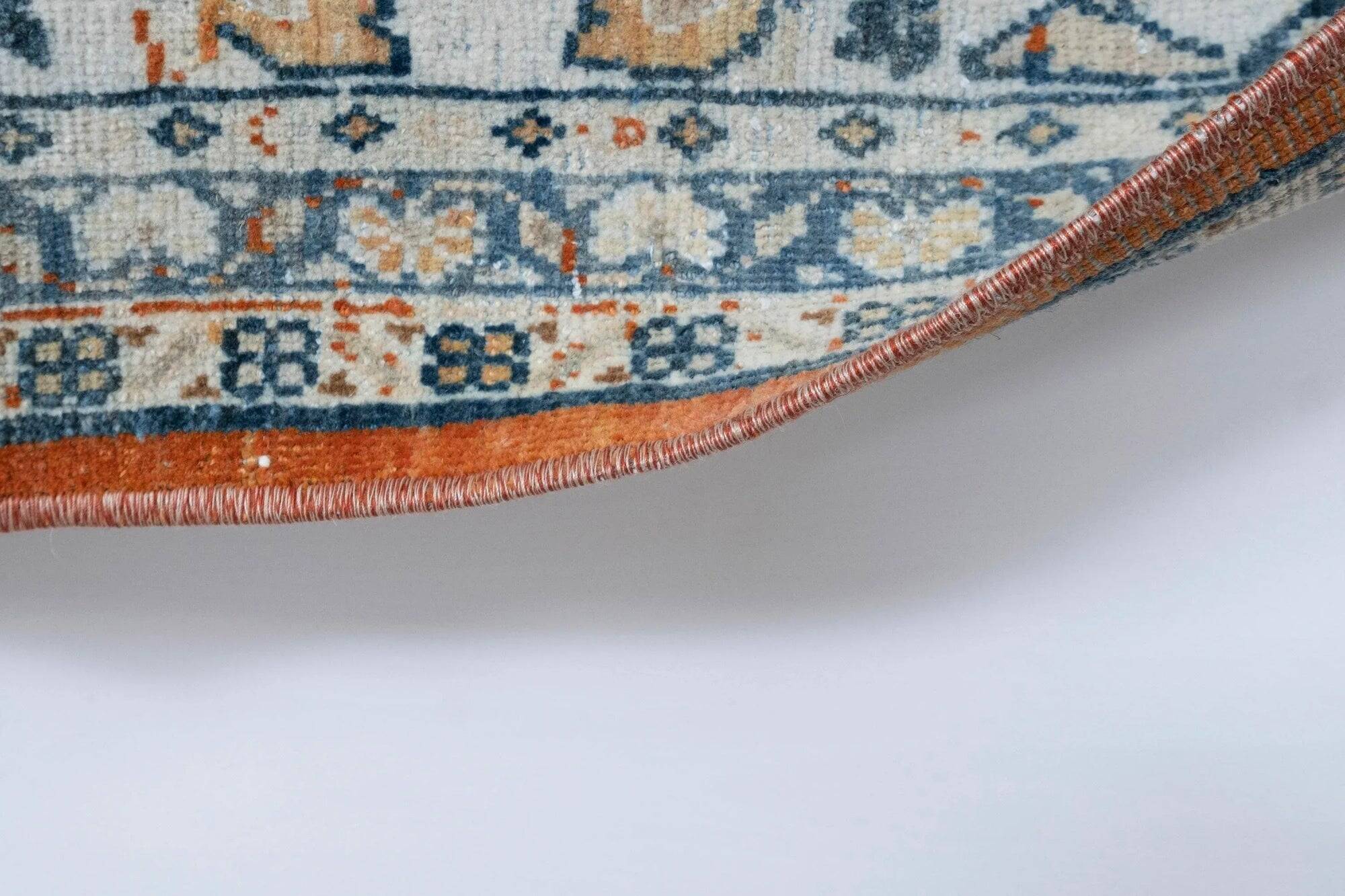 Vintage handmade Turkish rug 265x360 cm