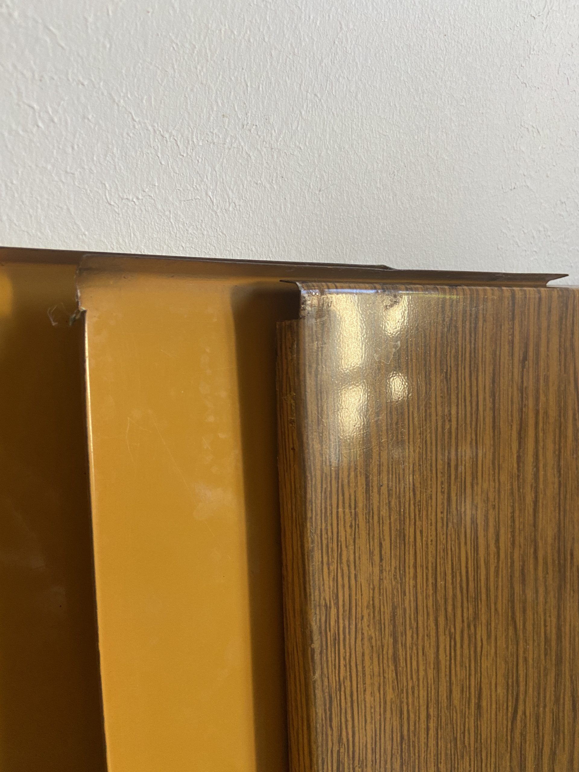 Self vintage metal wall shelf imitation wood in string or tomado style