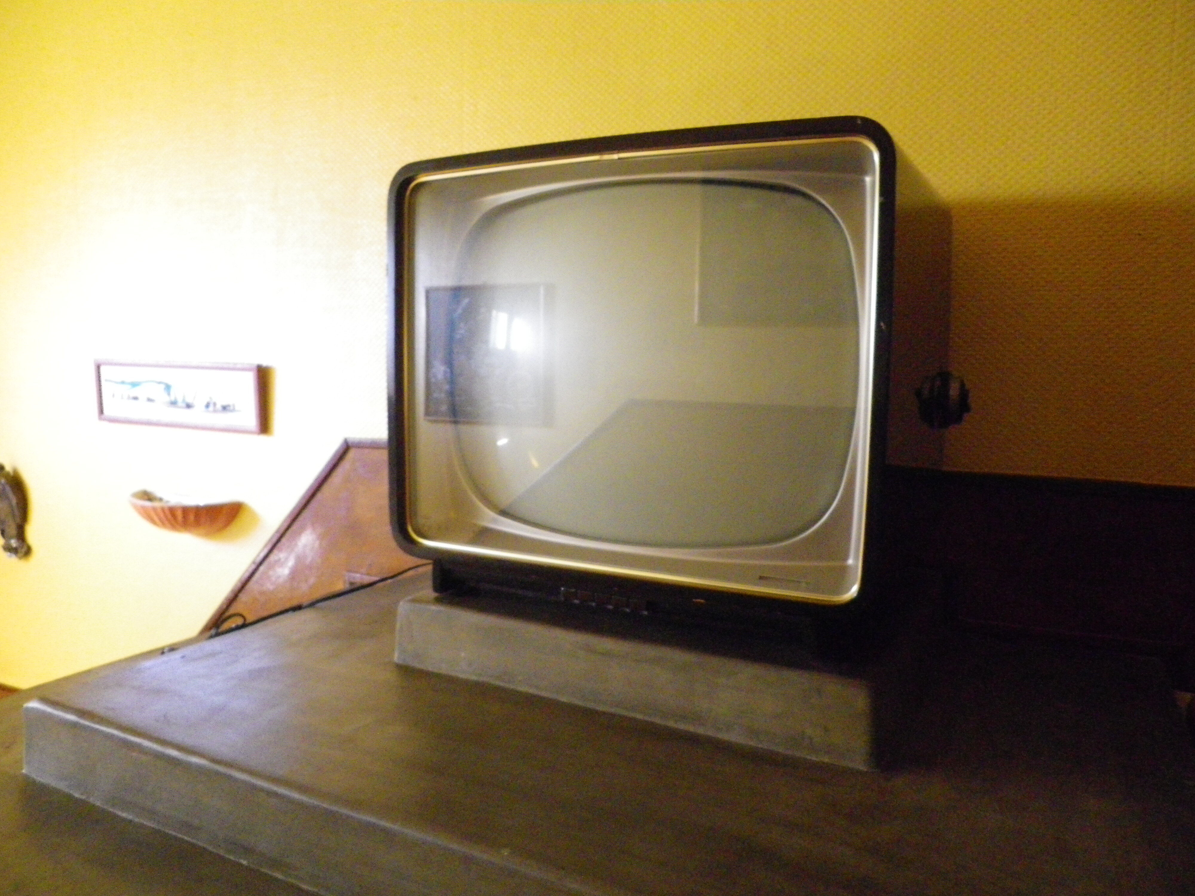 Philips vintage TV, lacquered wood frame -Holland- 50s