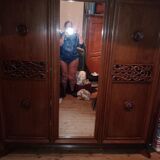 3 door wardrobe with a central mirror