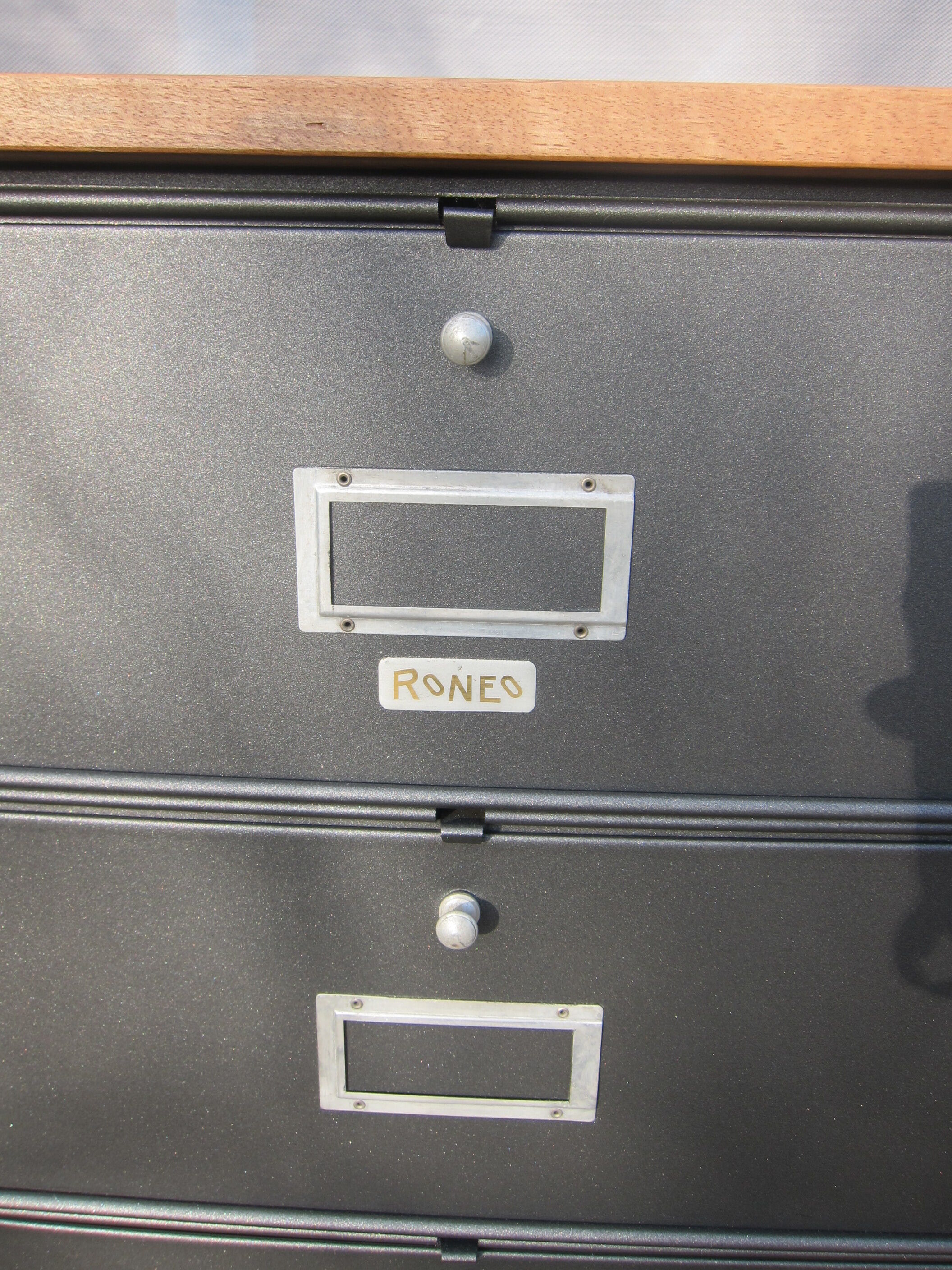 Valves roneo tray black walnut furniture