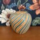 Ancien vase boule en céramique forme spirale vintage