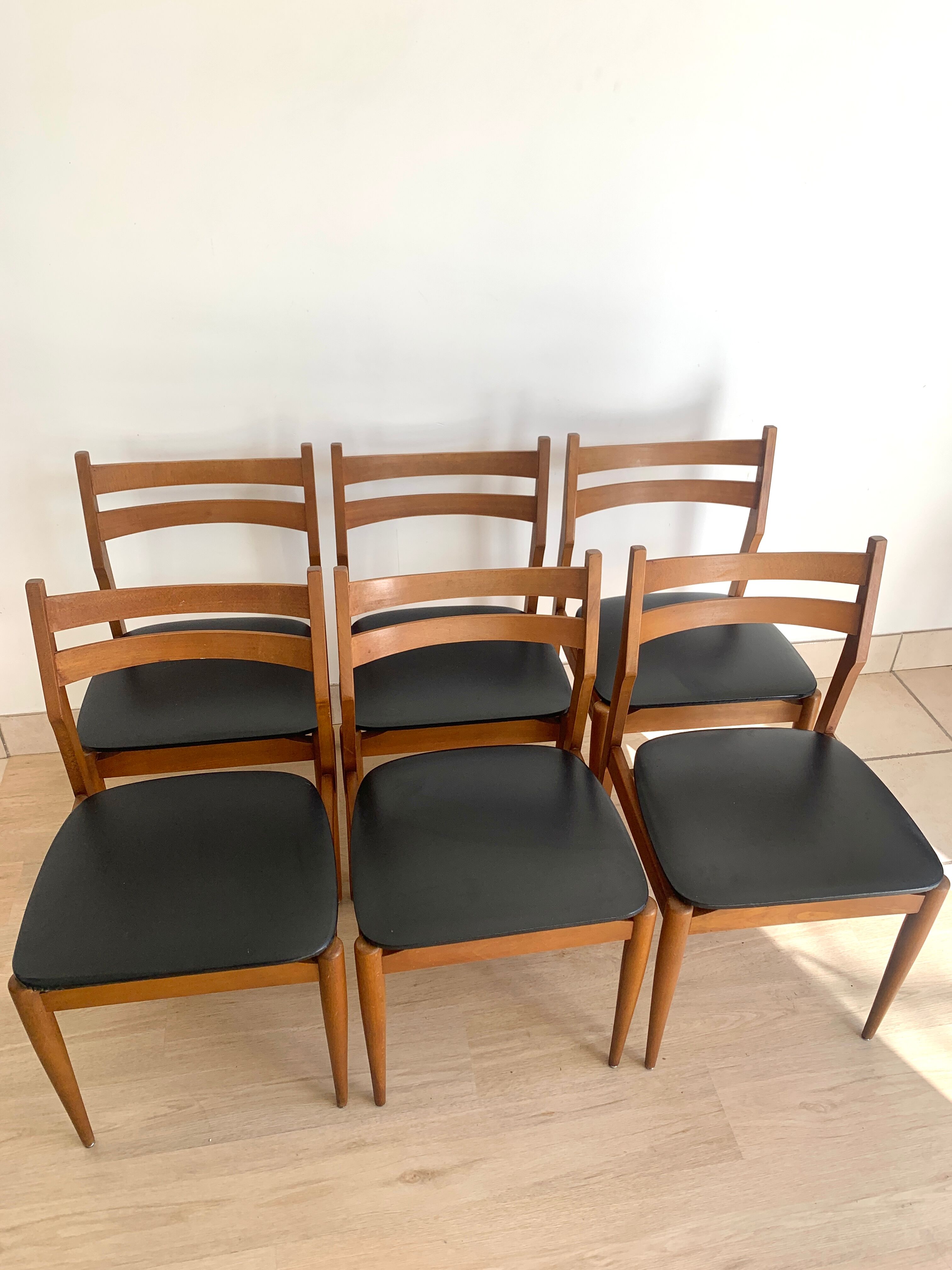 Series of 6 vintage chairs