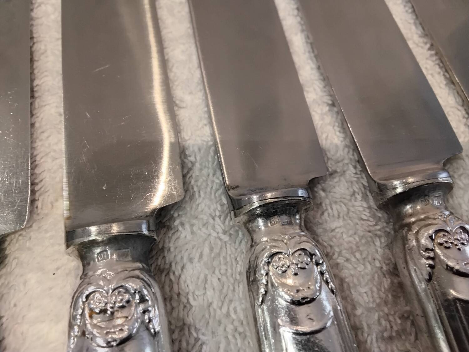 10 silver-plated dessert knives, Empire style, French work?
