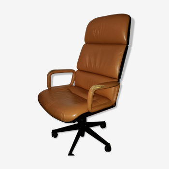 Fauteuil en cuir design Ico Parisi édition Mim