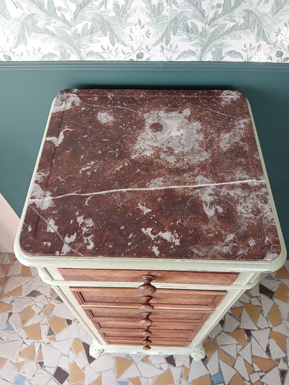 Chiffonnier revisited in almond green