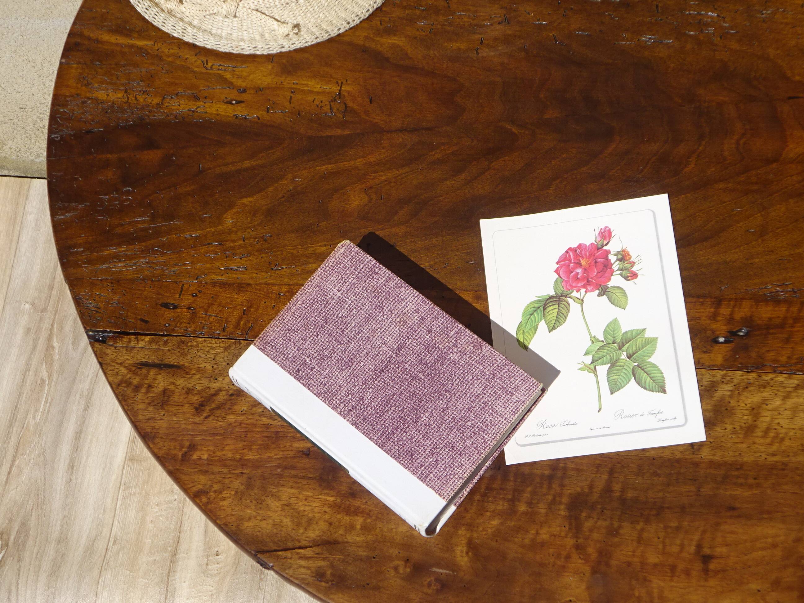 Drop-leaf table, honey-spoon-shaped legs