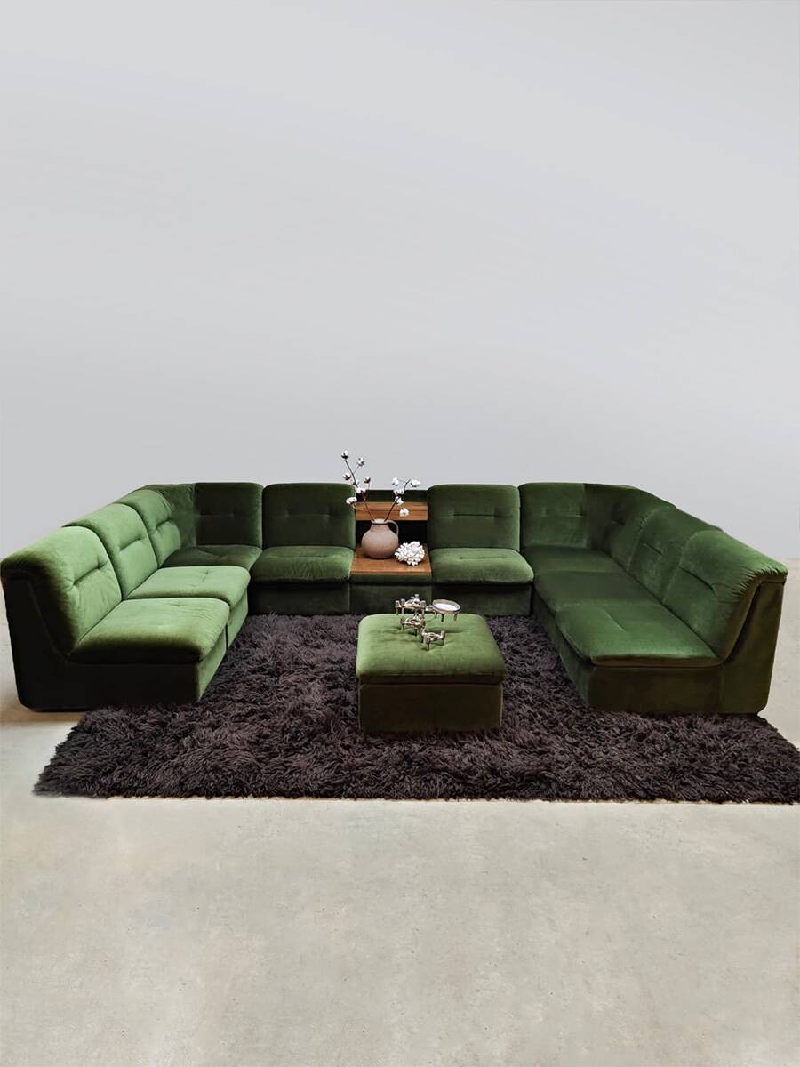 Canapé vintage modulable en velours "Green Spirit"