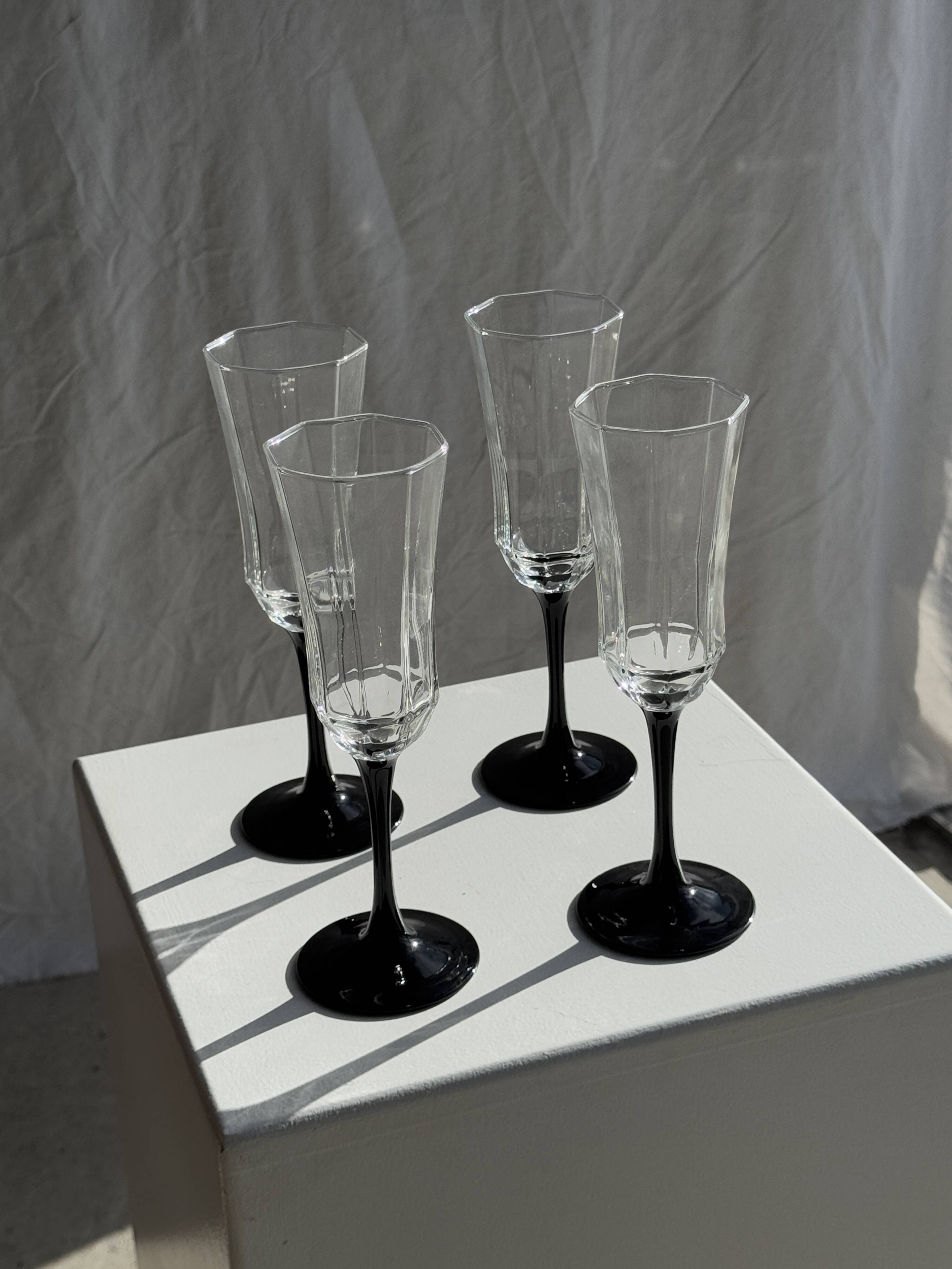 4 large Luminarc Octime vintage octagonal champagne flutes with black foot
