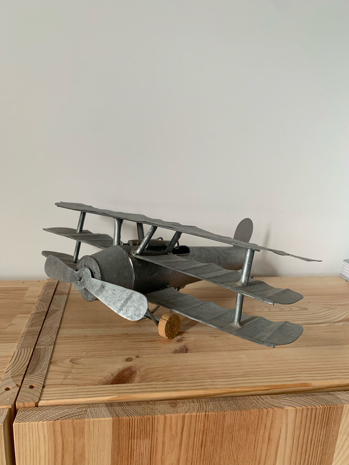 Vintage decorative metal airplane (can hang)