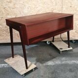 RV desk on compass feet