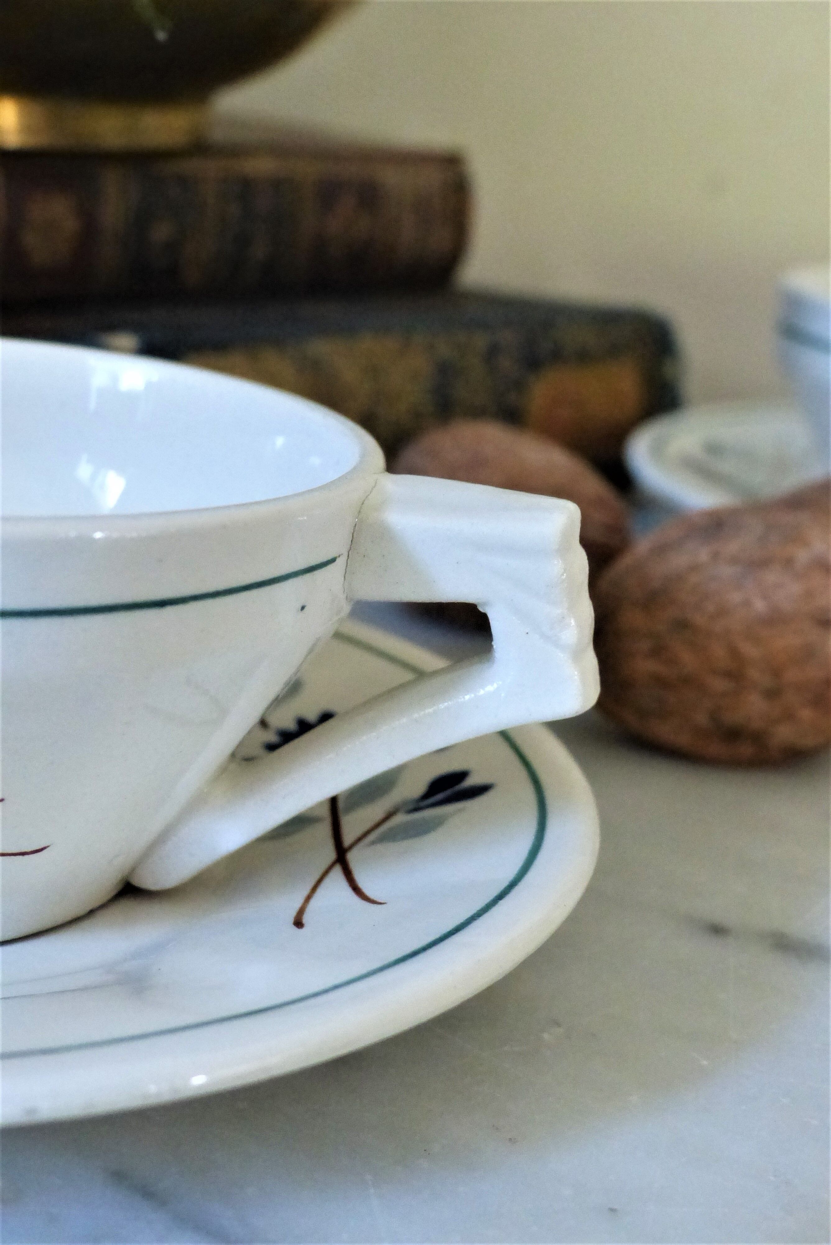 Dix tasses à café St Amand
