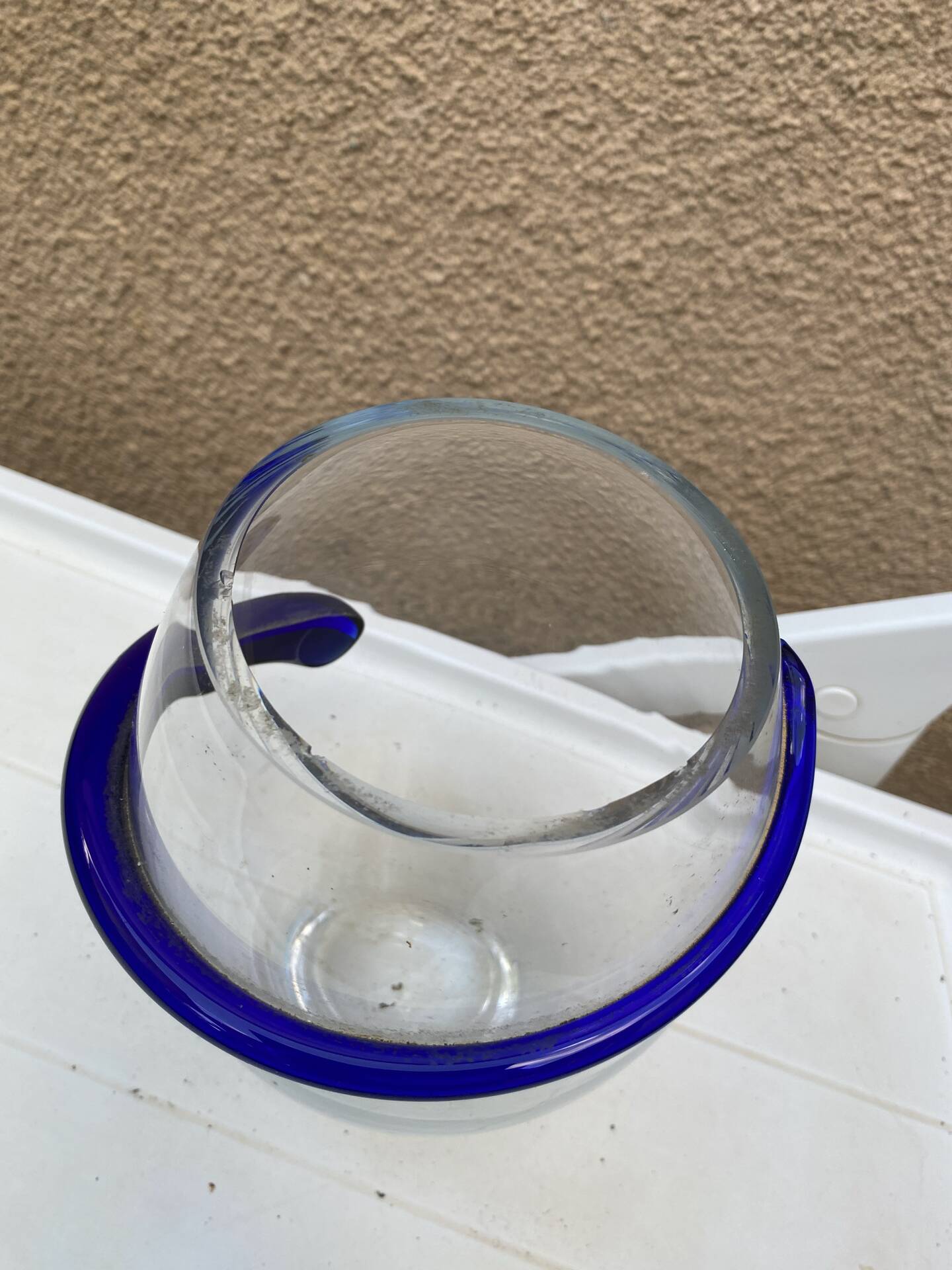 Contemporary vase in blown transparent glass & cobalt blue thread.