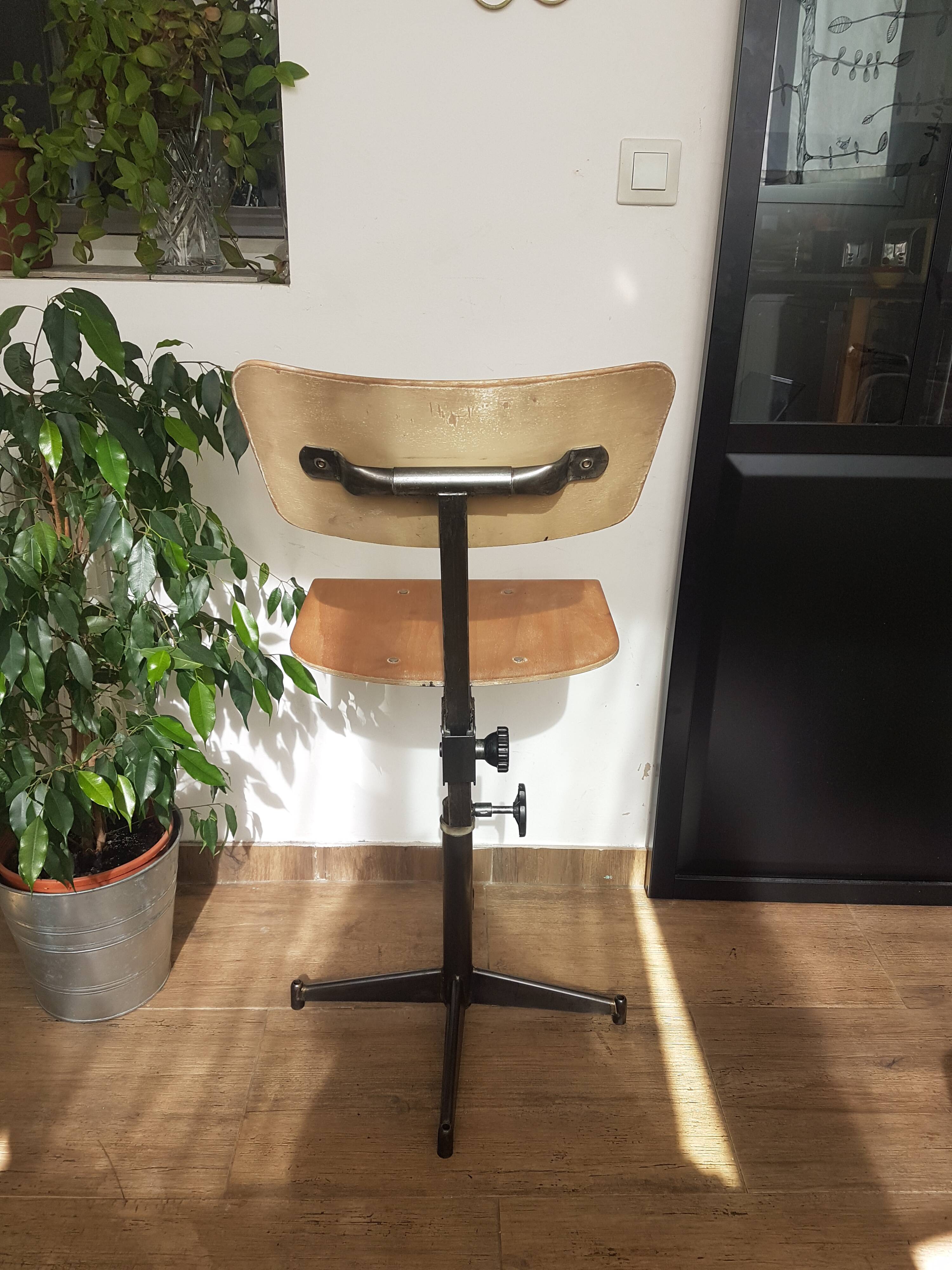 Chaise atelier réglable