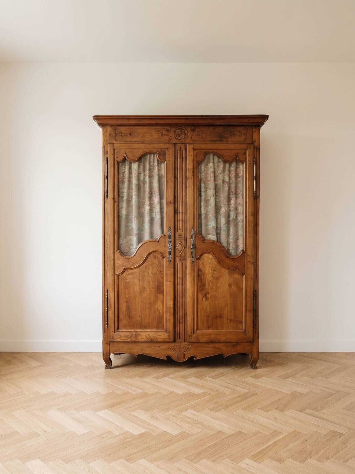 Antique Louis XV wardrobe in solid wood