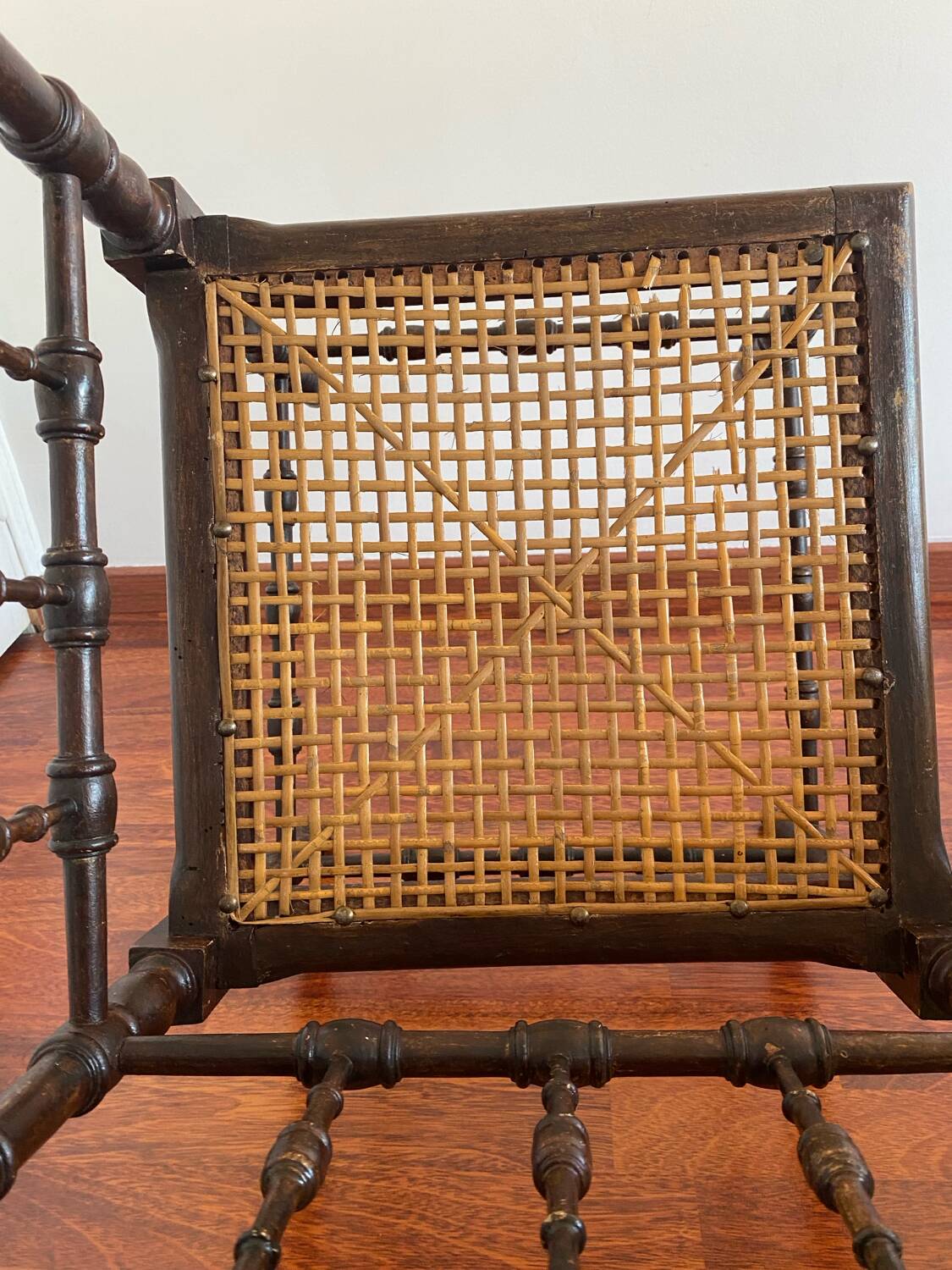 Chaise d’angle bois et rotin