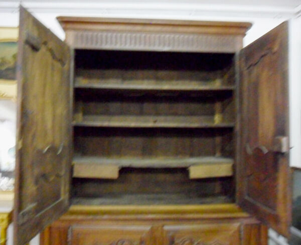 Buffet deux corps nantais style Louis XV