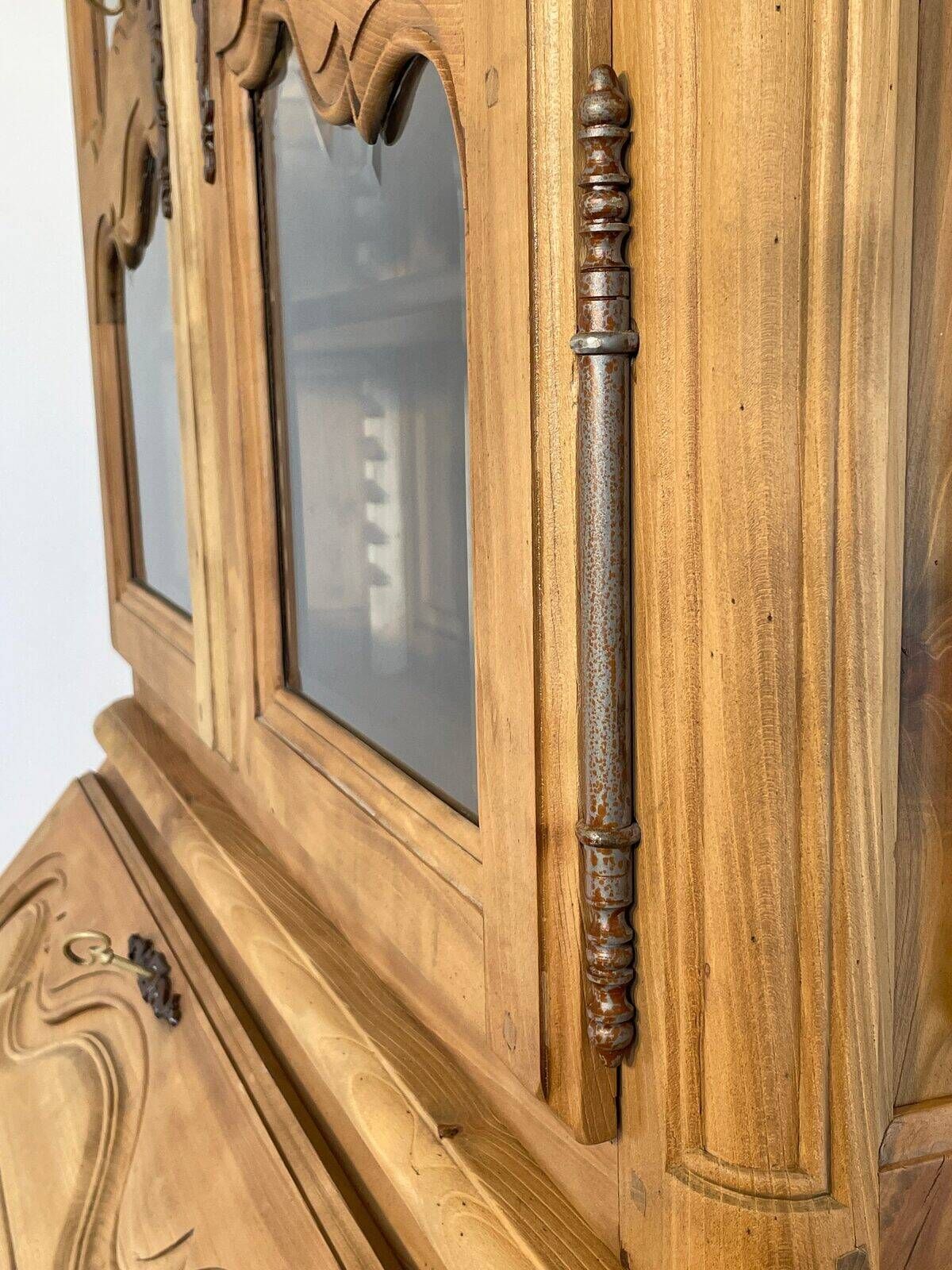 Provençal display cabinet in solid cherry wood, Louis XV style.