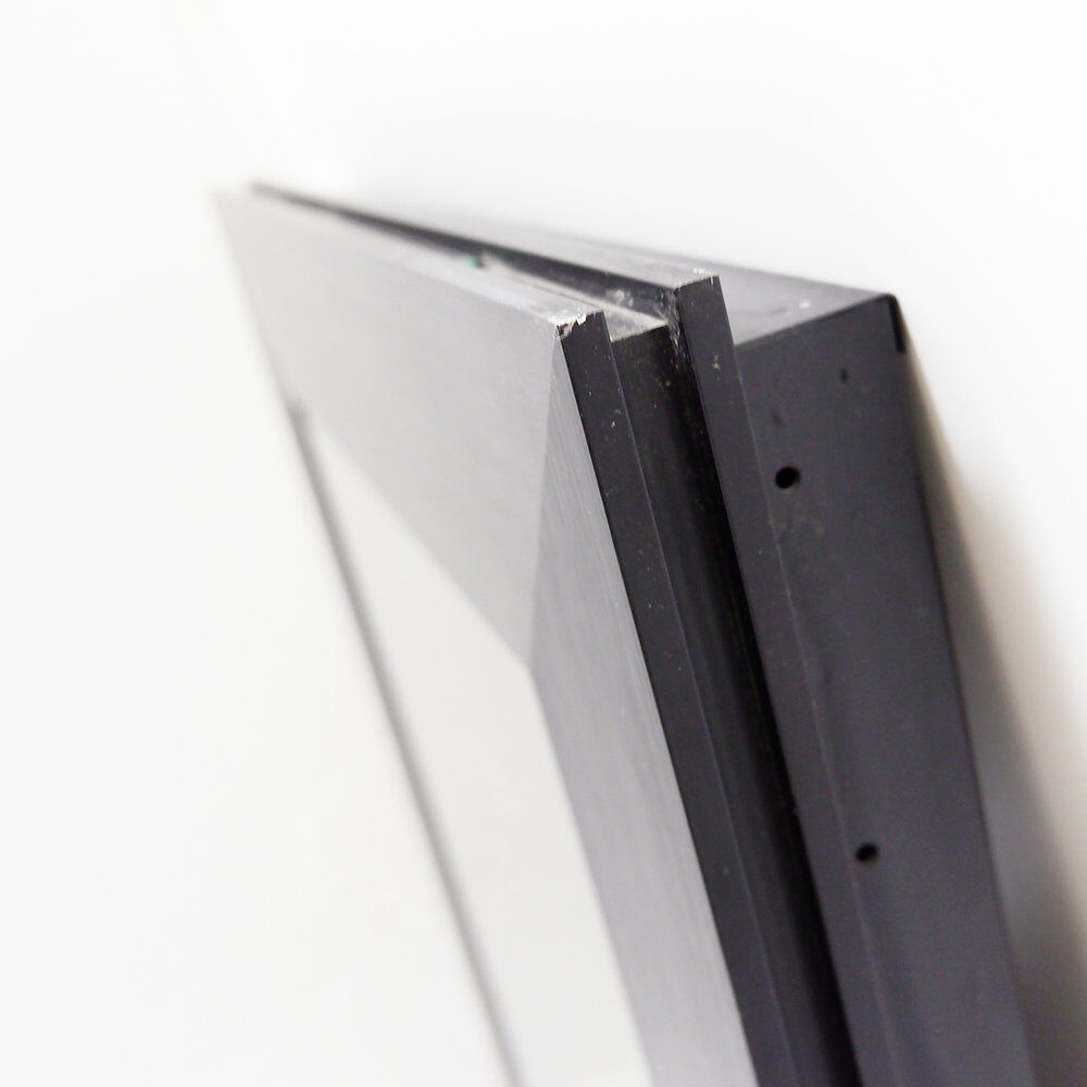 Infinite mirror with black metal frame - Italy