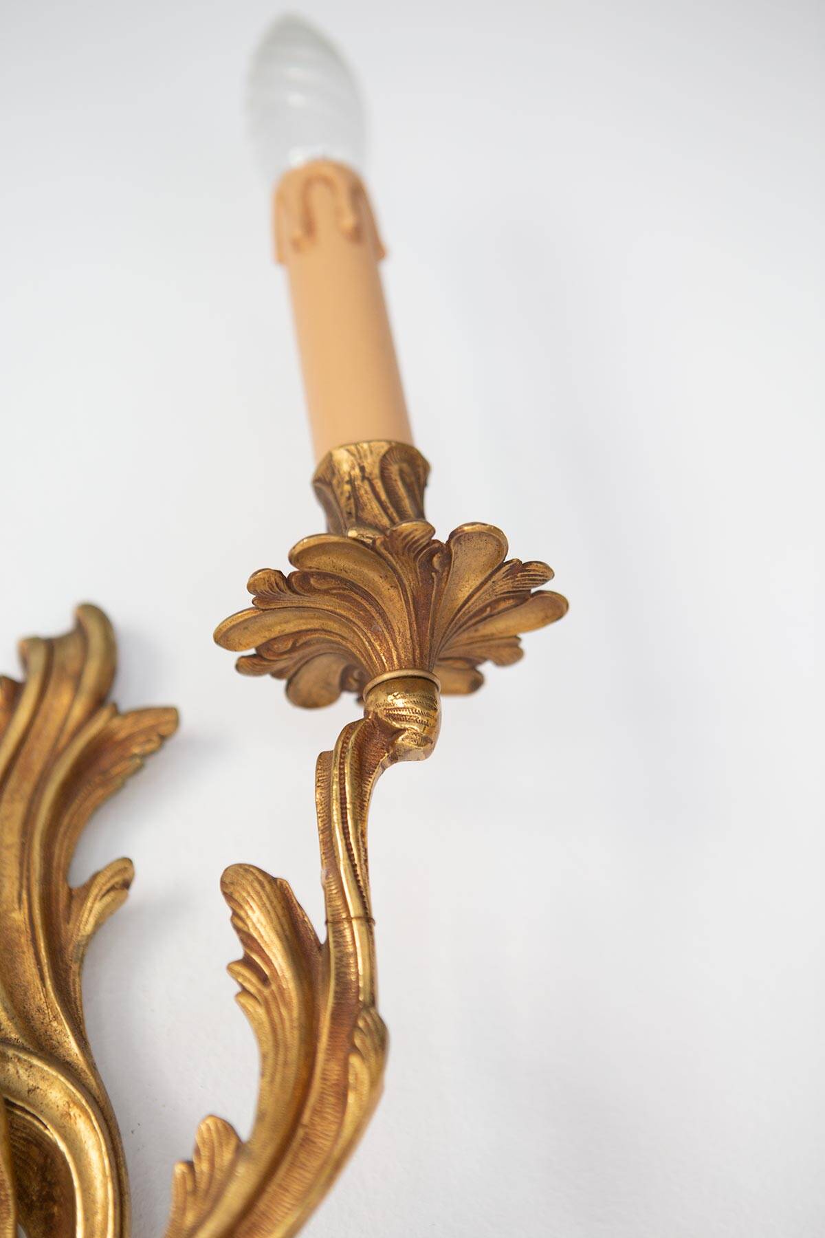 Large 20th century gilded bronze rocaille wall light