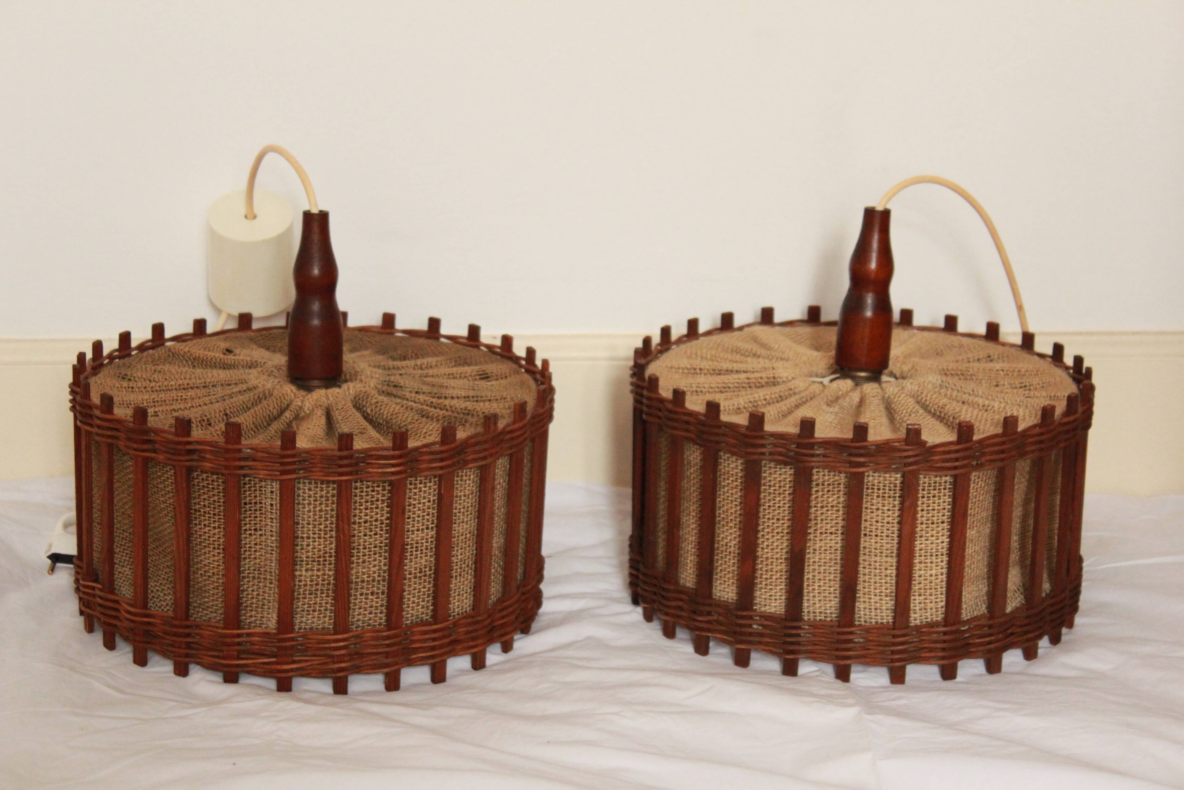 Pair of rattan suspensions