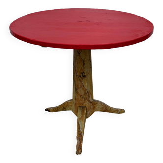 Pedestal table