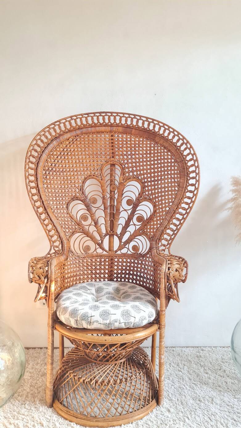 Emmanuelle chair Peacock vintage rattan