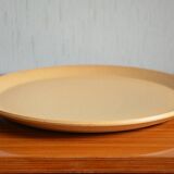 Flat stoneware serving dish