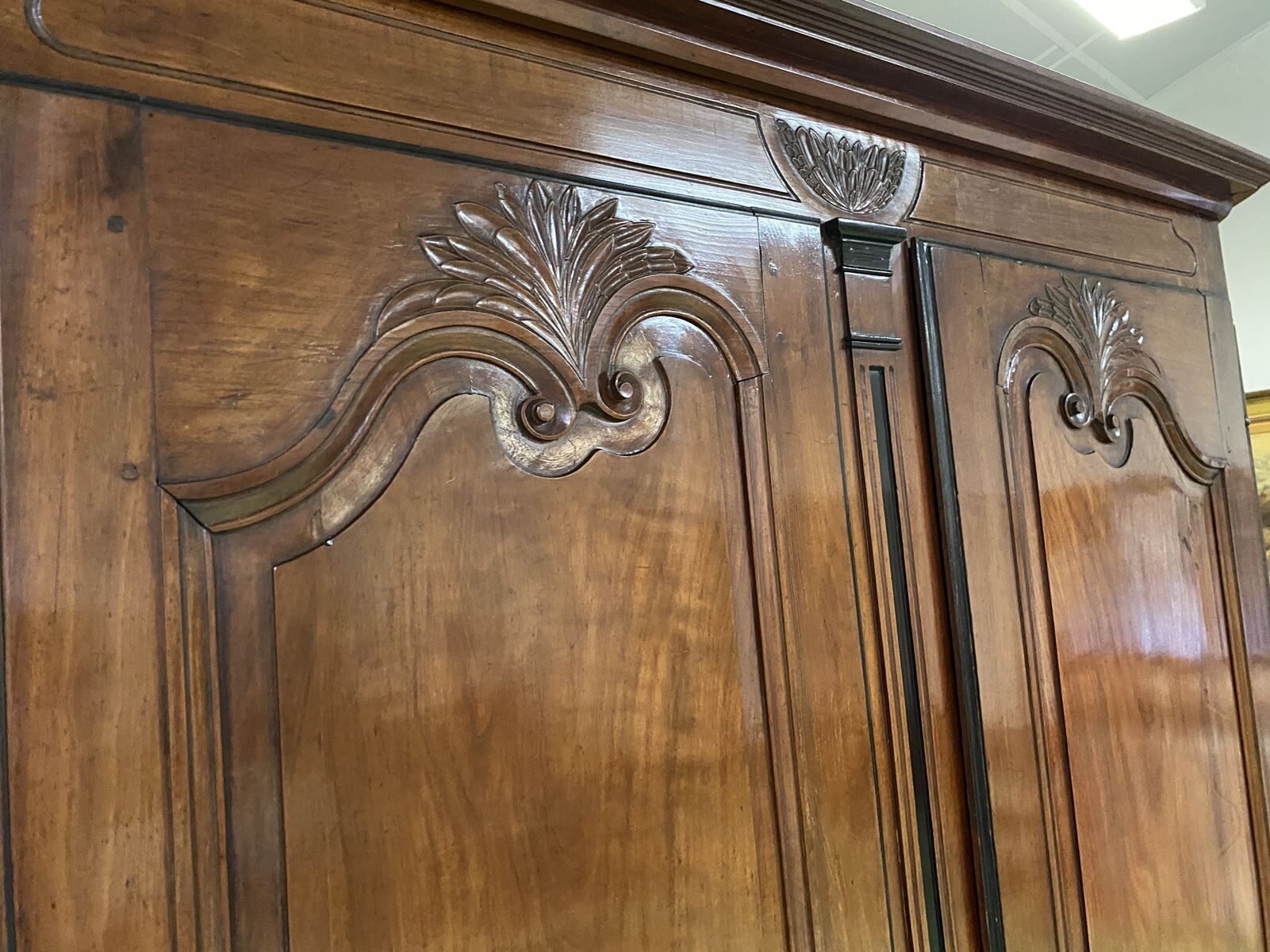 Louis XV walnut cabinet - 18th century