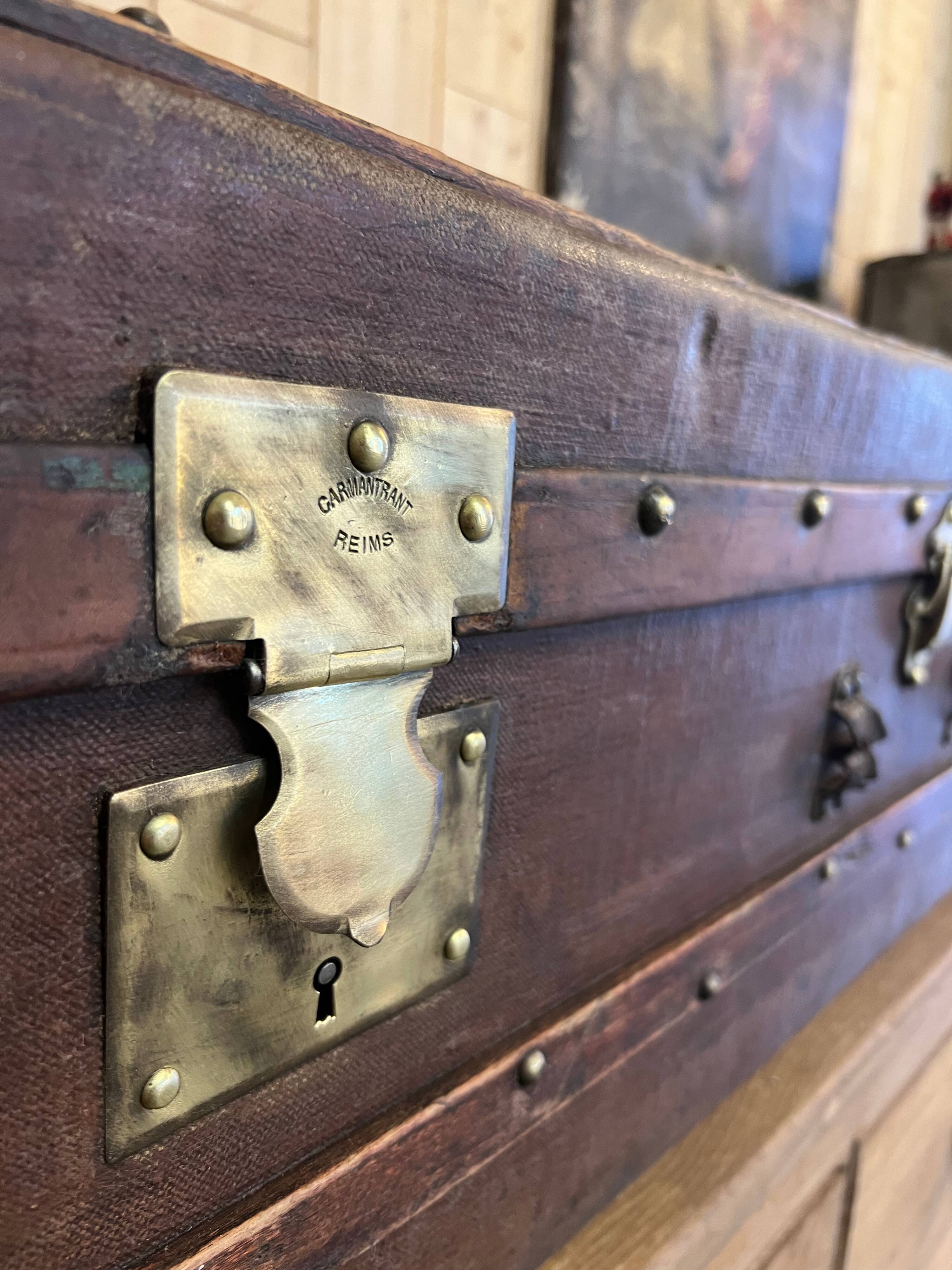 Old hammer Carmantrant