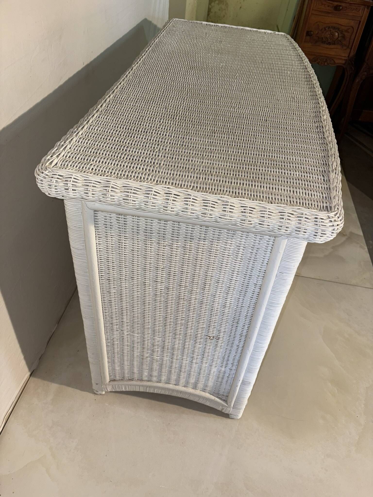 Ensemble chambre rotin blanc : commode, miroir, lit, panier