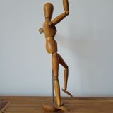 Articulated wooden mannequin