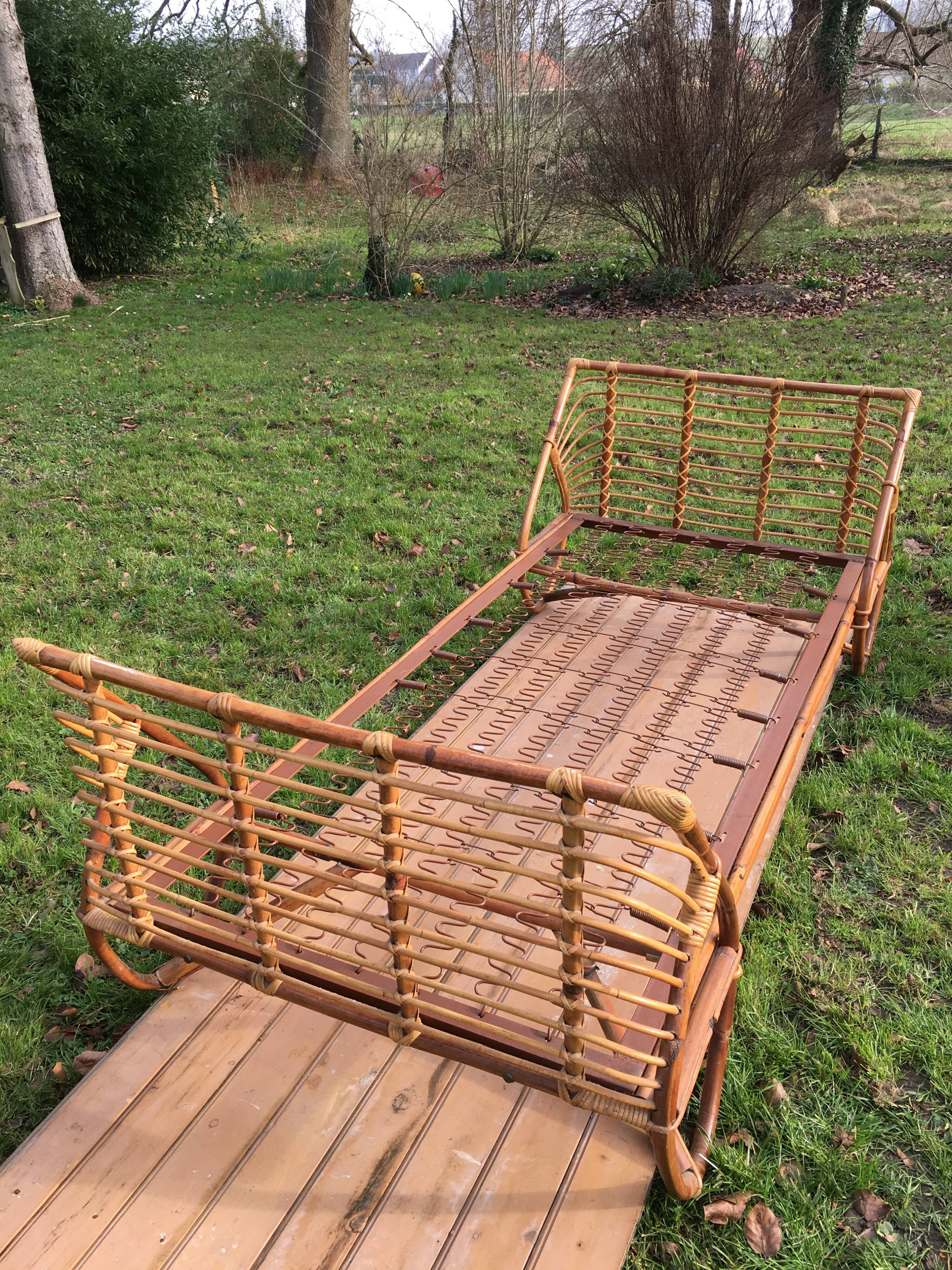 Rattan basket bed