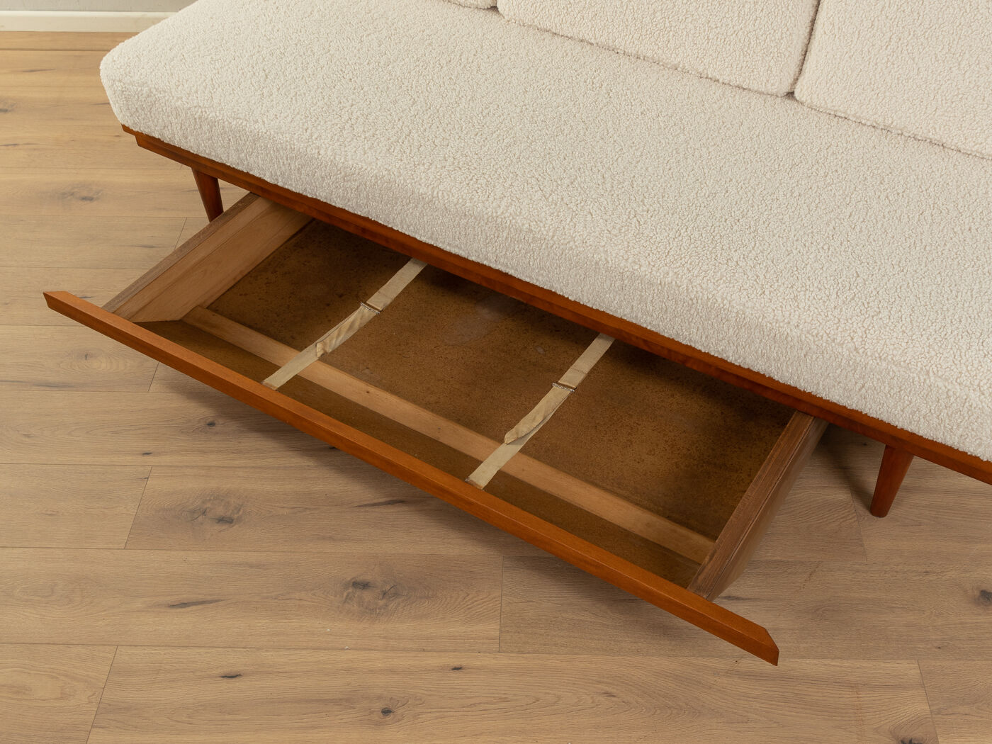 1950s sofa by Knoll Antimott