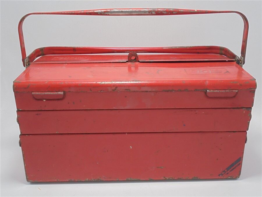 Metal tool box