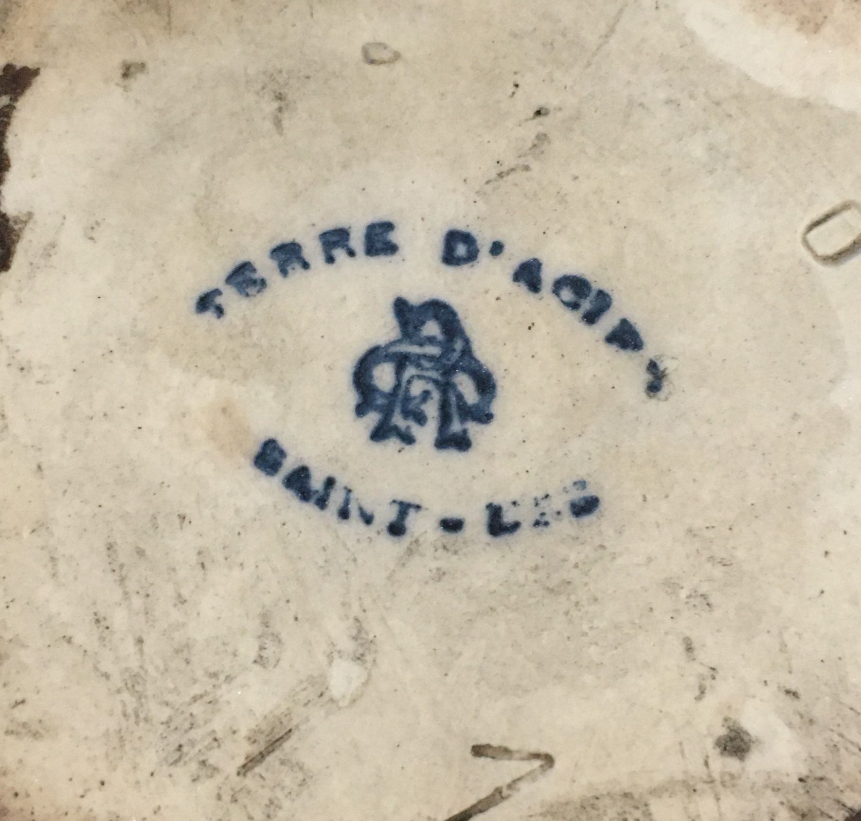 Small enamelled teapot Chinese style