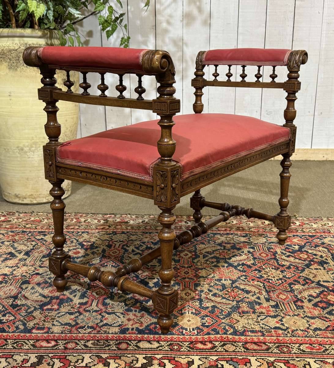 Breton piano stool in walnut from the 1930s.
