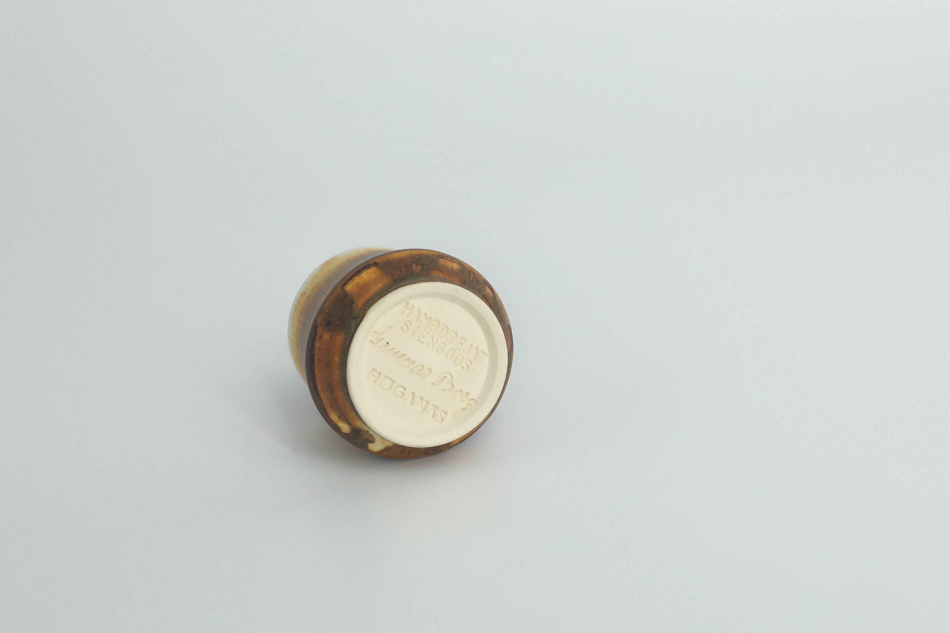 Suite de 4 vases de collection Mid-Century scandinave en grès marron par Gunnar Borg