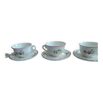 Cup and saucers set