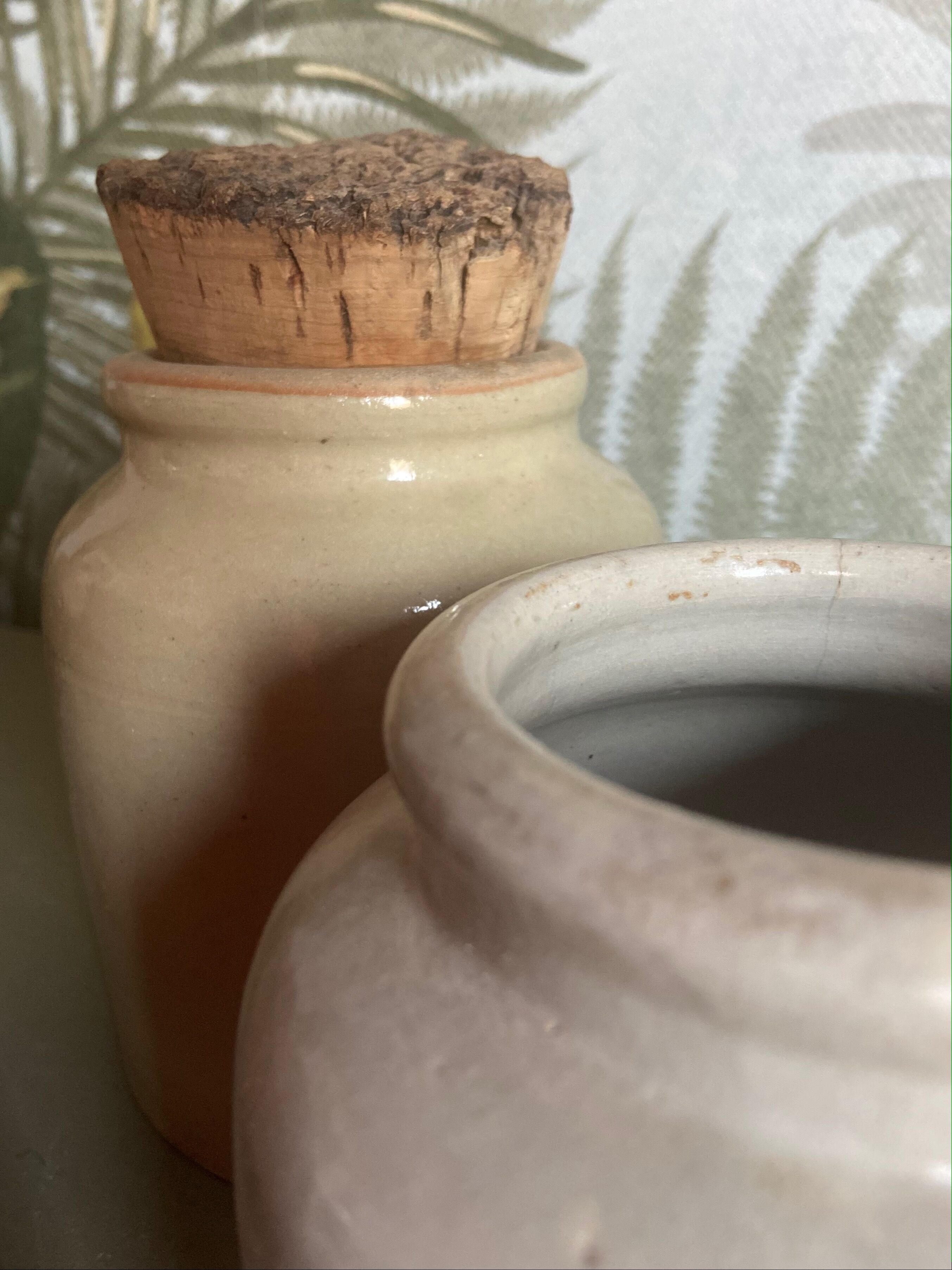 Unbleached ceramic pots