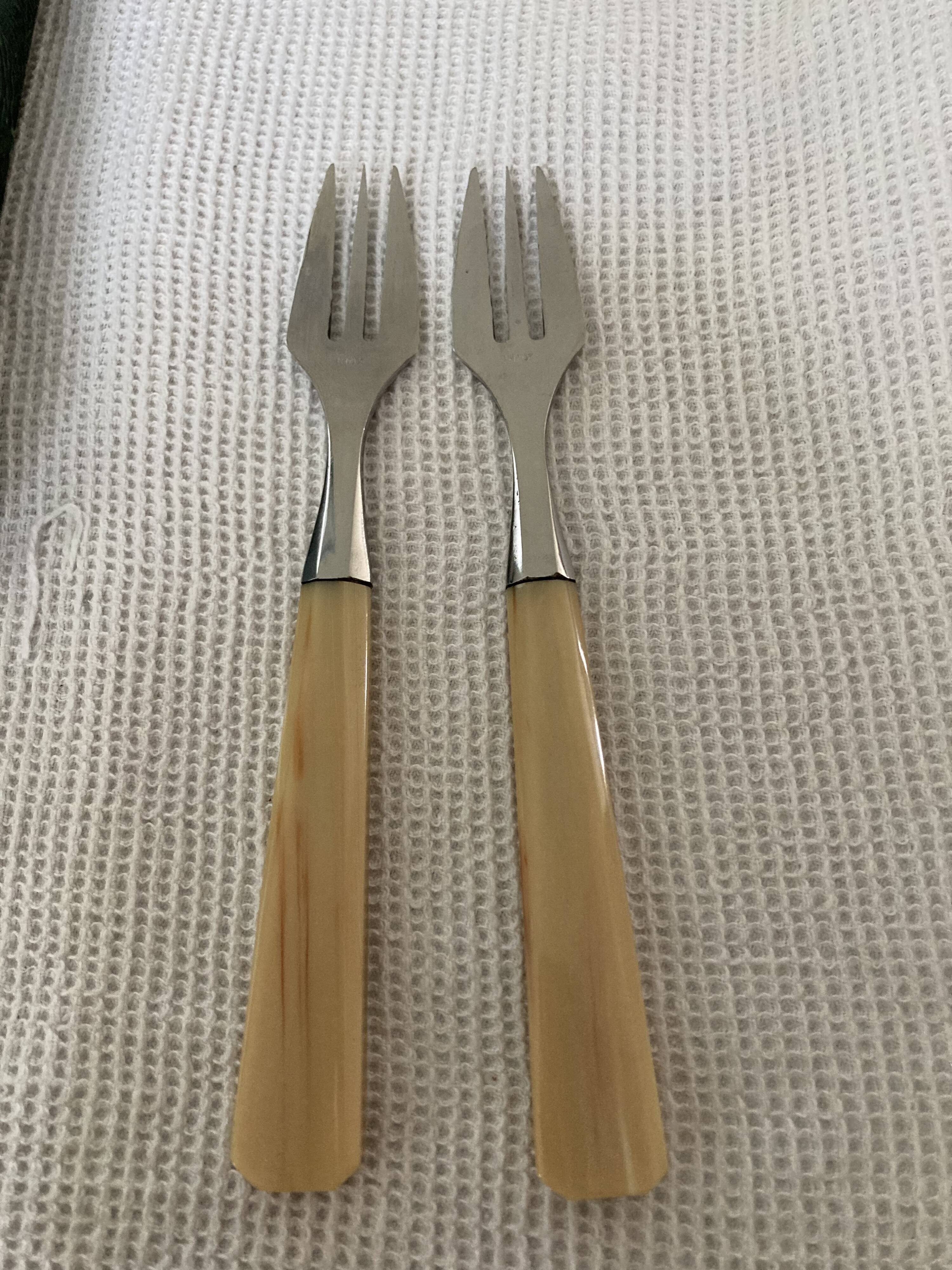 12 fourchettes à dessert