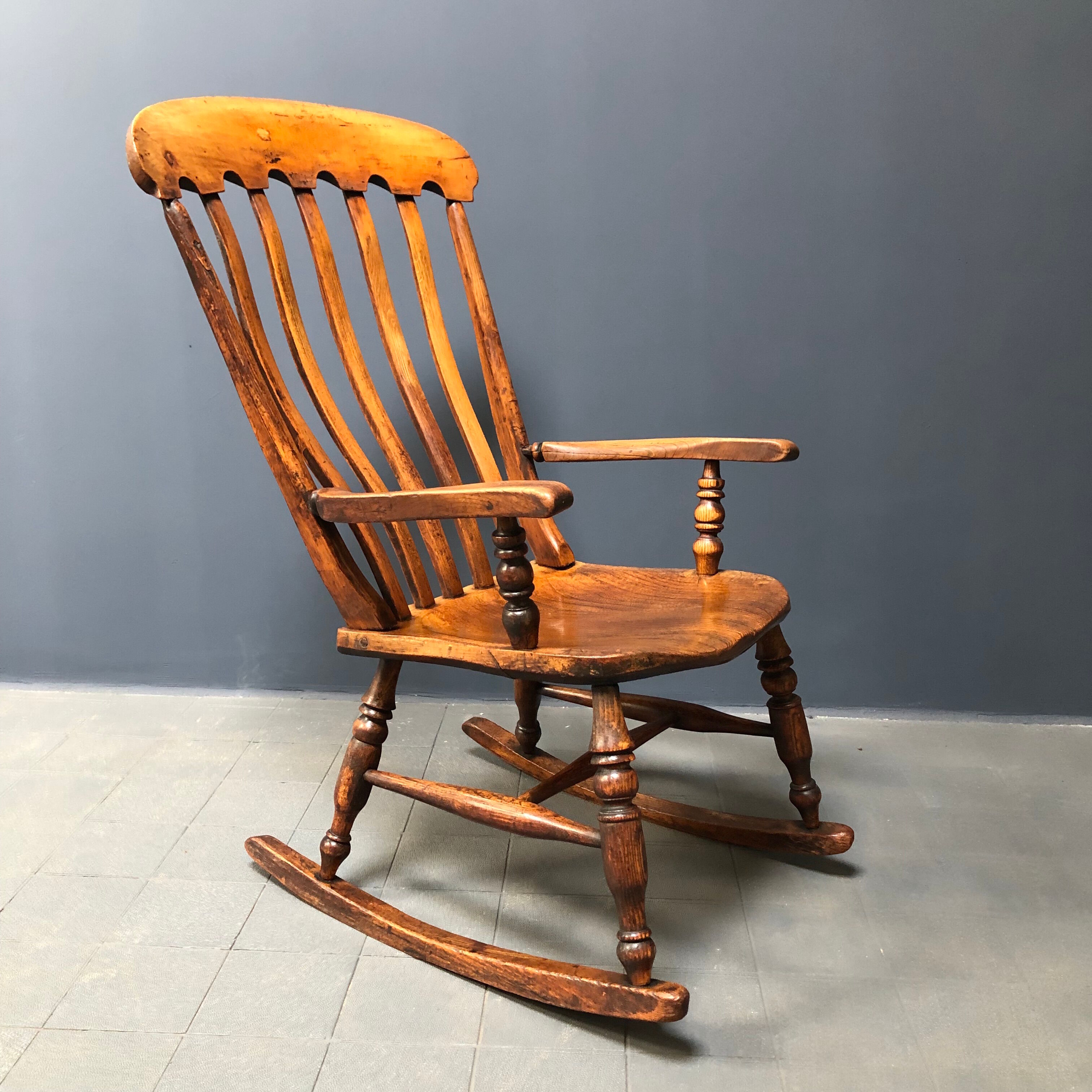 English Windsor rocking chair from the early 1900s