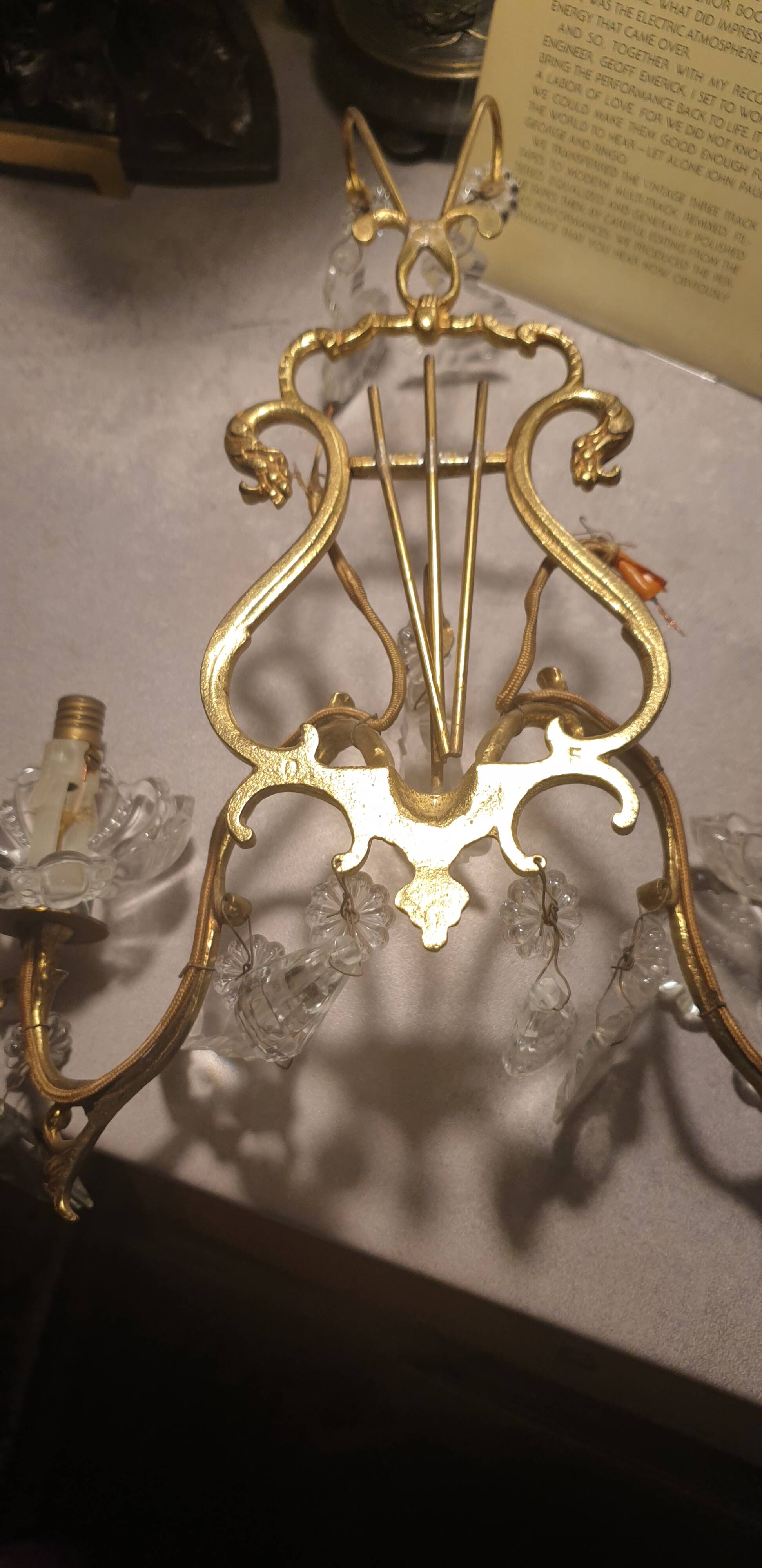 1 crystal prism wall light with 2 lights