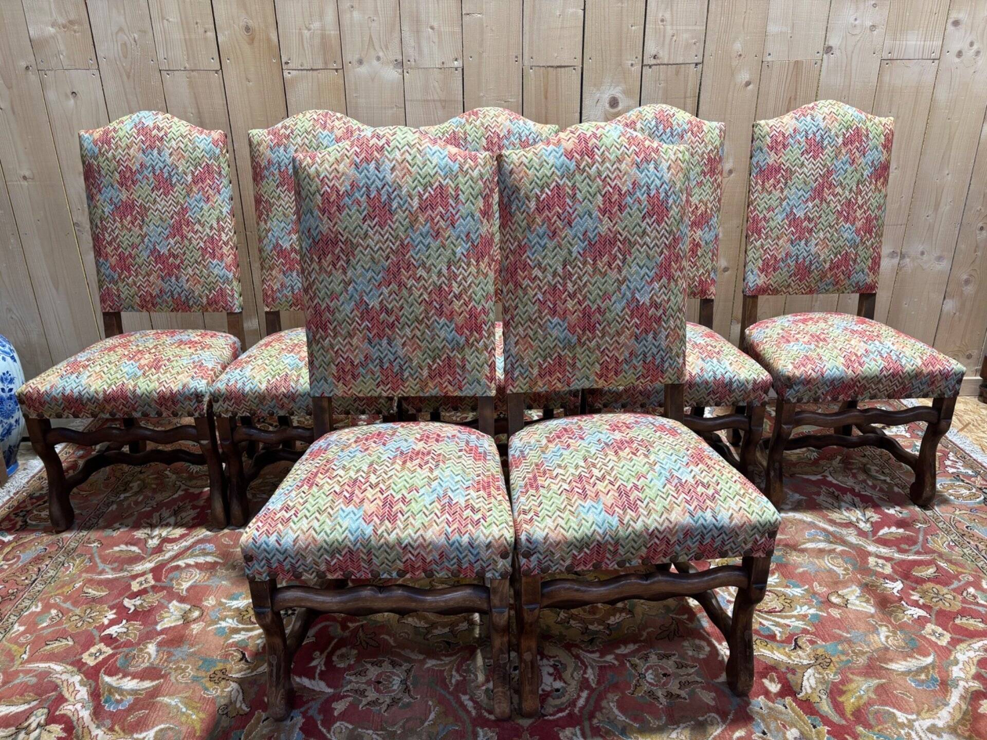 Série de 9 chaises de style Louis XIII