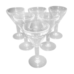 6 verres à pied en verre