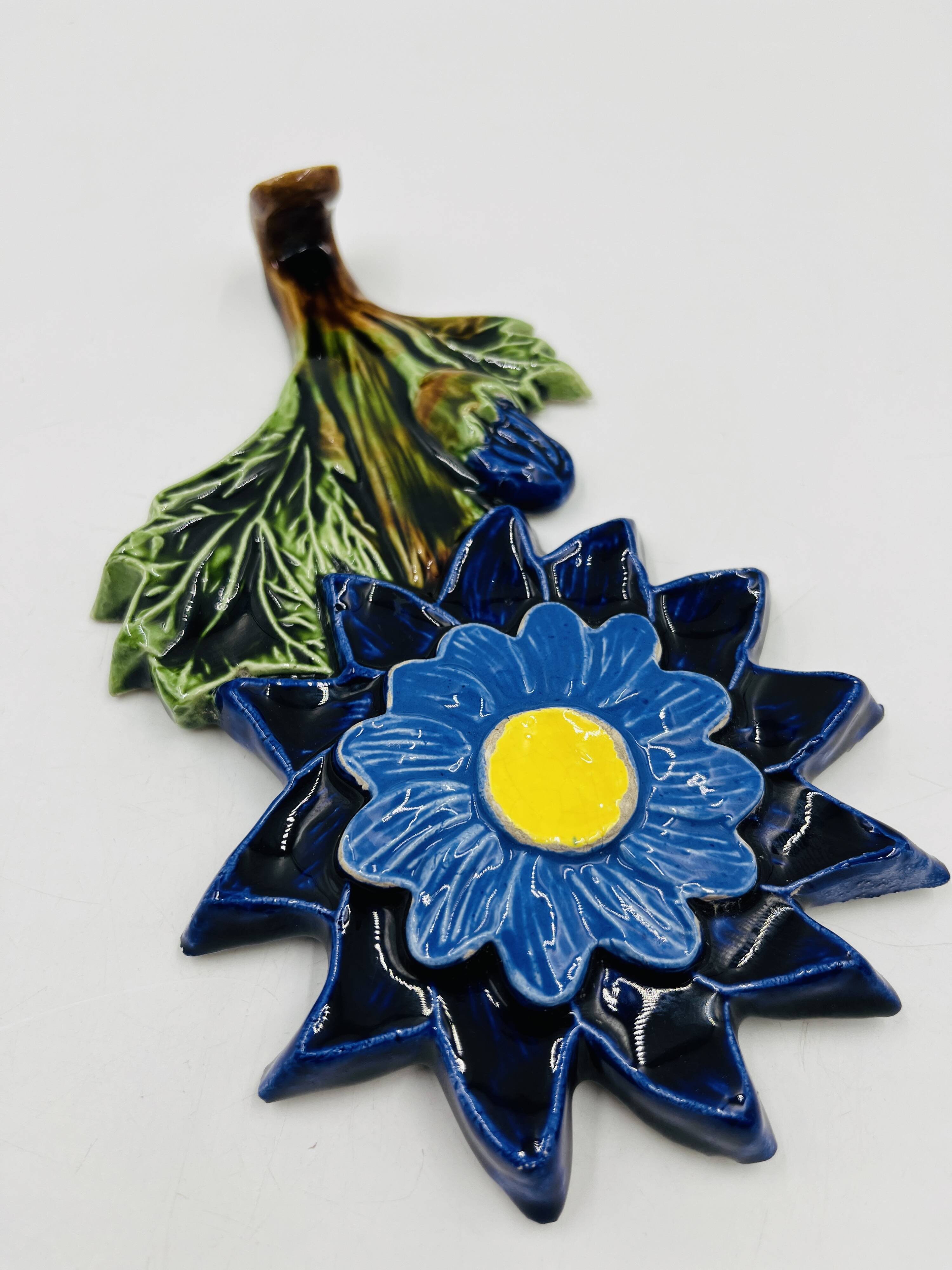 Flower hook wall hook in Belgian ceramic by André Bayer