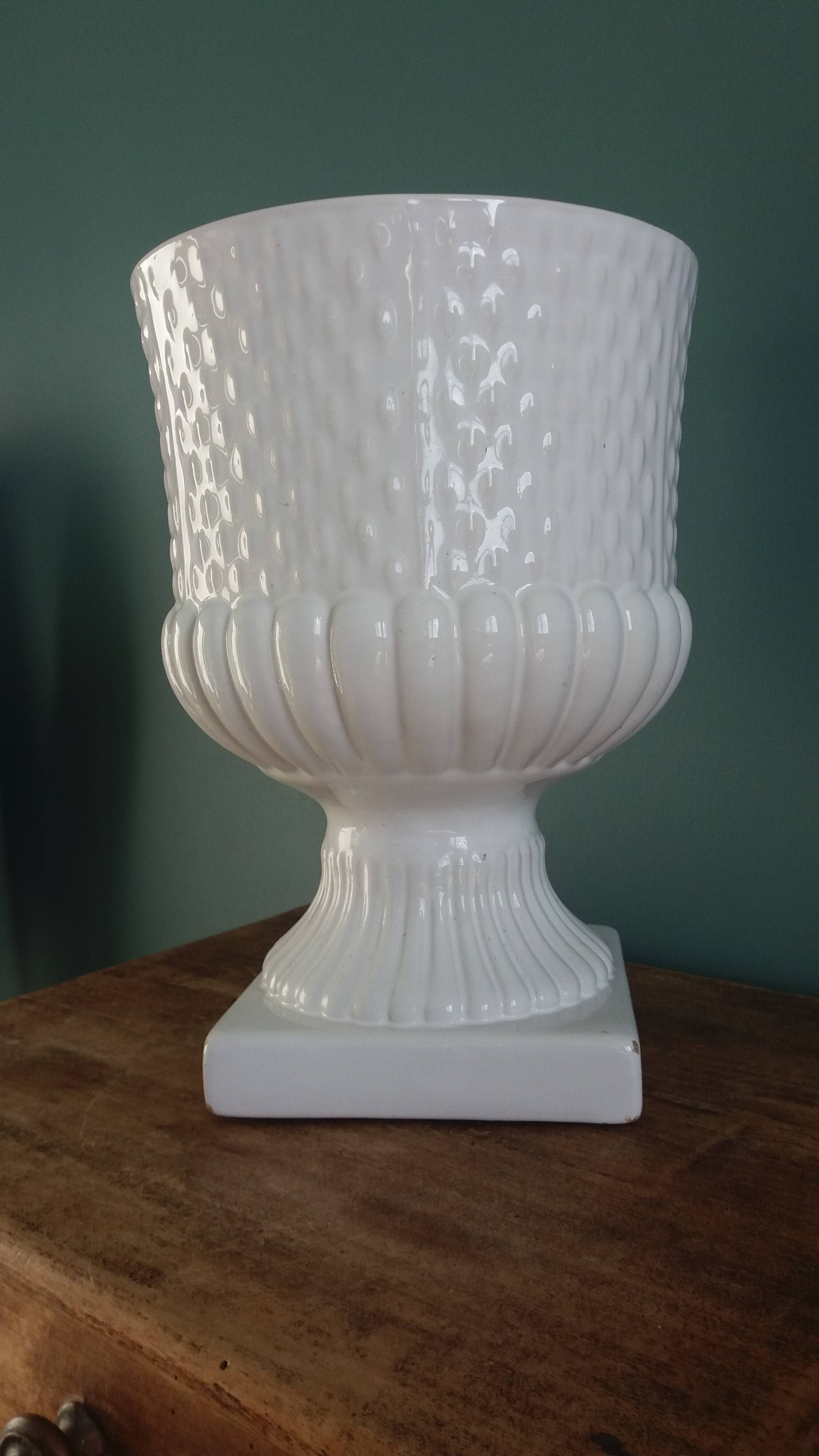 Médicis planter pot vase Saint Clément France Pompadour