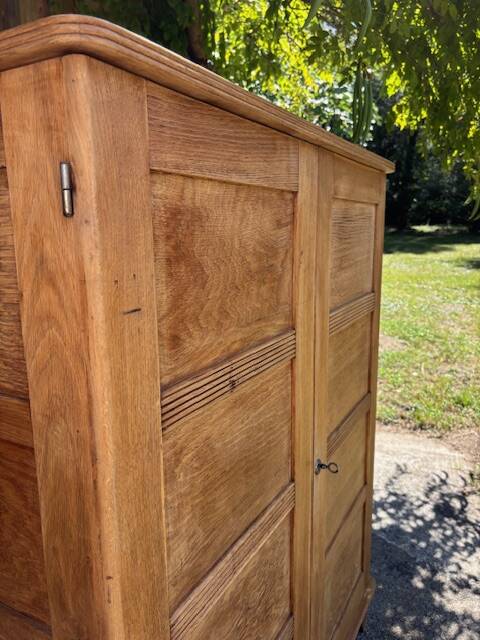Elegant 1950s oak wardrobe